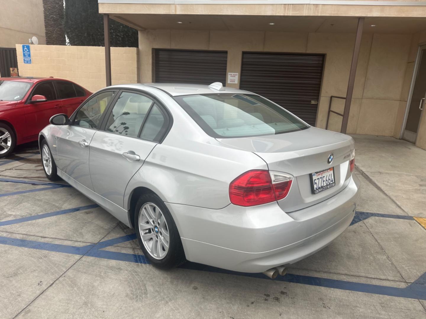 2007 Silver Metallic /Gray BMW 3-Series Leather (WBAVC53597F) with an 6 cylinder engine, Automatic transmission, located at 30 S. Berkeley Avenue, Pasadena, CA, 91107, (626) 248-7567, 34.145447, -118.109398 - "Discover Unmatched Value: 2007 BMW 328i at Our Pasadena Dealership" Are you in the market for a pre-owned vehicle that blends luxury, performance, and affordability seamlessly? Look no further than our esteemed dealership in Pasadena, CA, where we present to you the exquisite 2007 BMW 328i. With - Photo#2